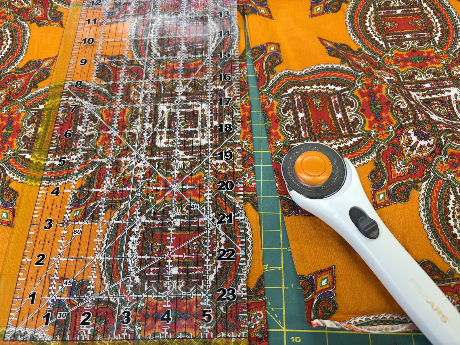 Make a Zippered Pillow/Pillowcase with Sarah