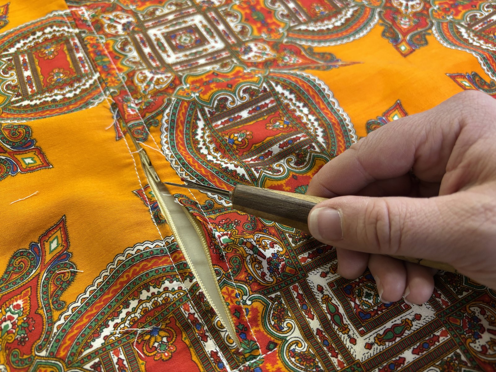 Make a Zippered Pillow/Pillowcase with Sarah