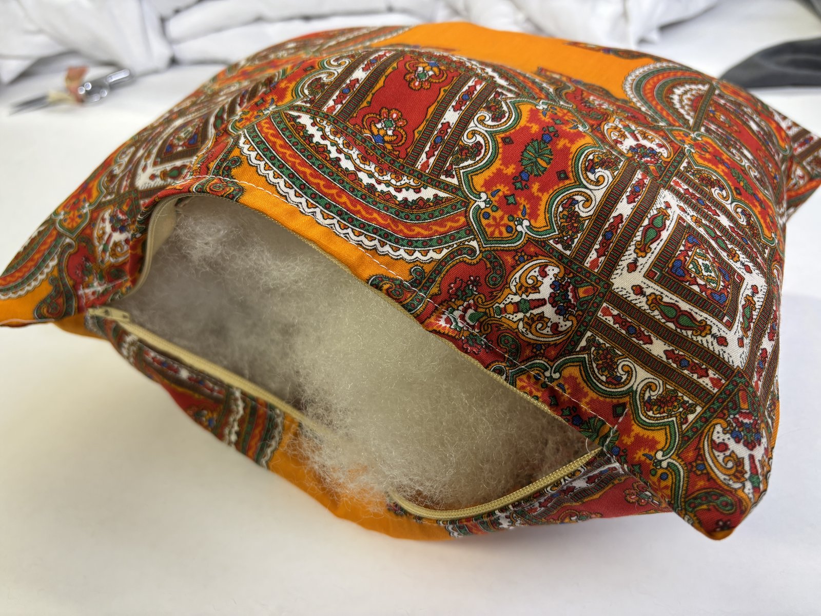 Make a Zippered Pillow/Pillowcase with Sarah