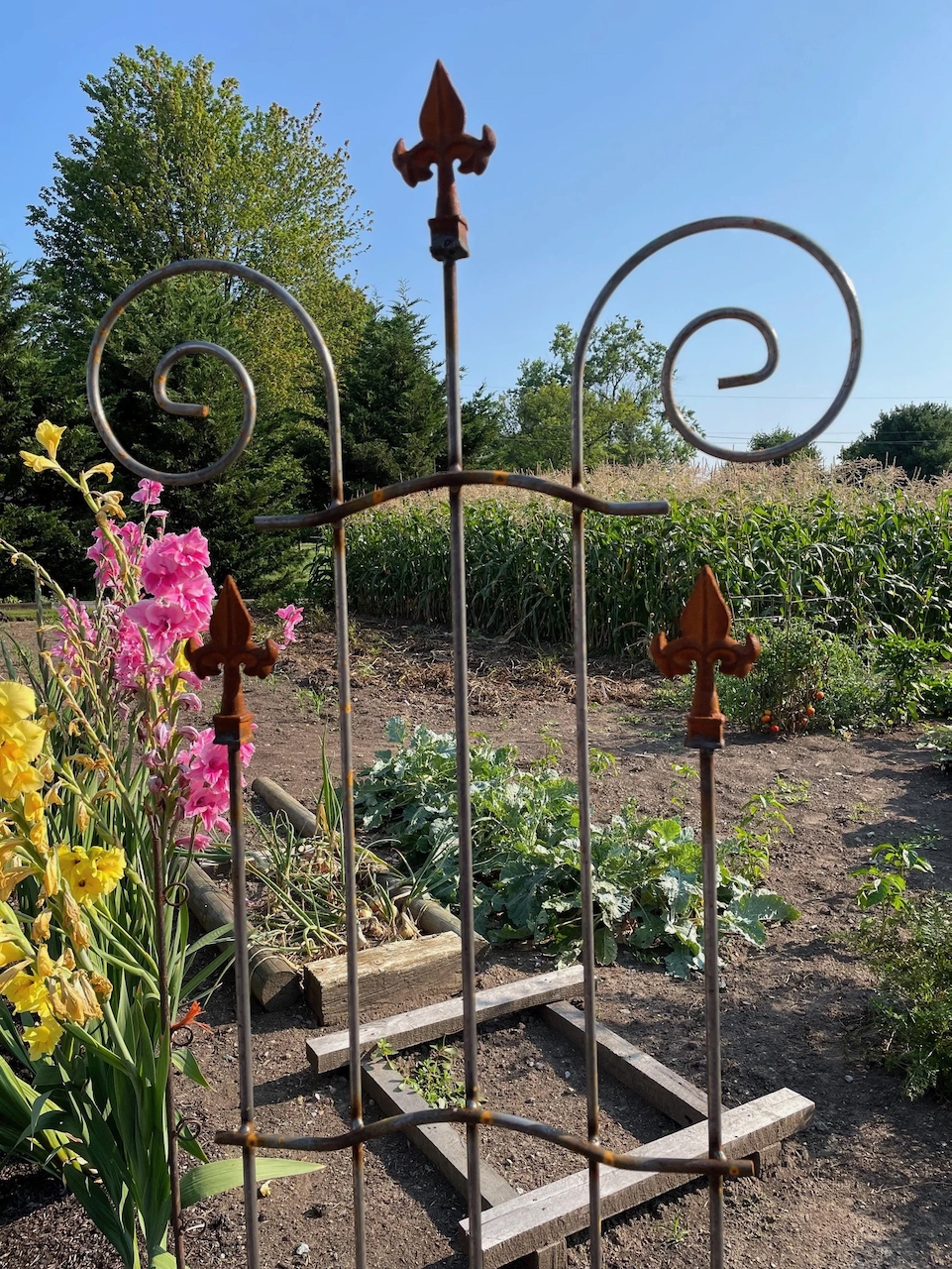 Design Your Own Decorative Garden Trellis with Jacqueline – July 2026